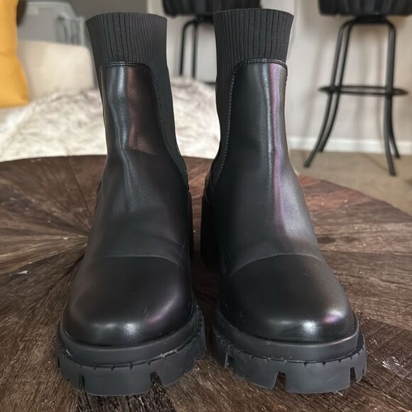 Steve Madden Zappa Lug Sole Black Pull On Chelsea Boot - Picture 6 of 9